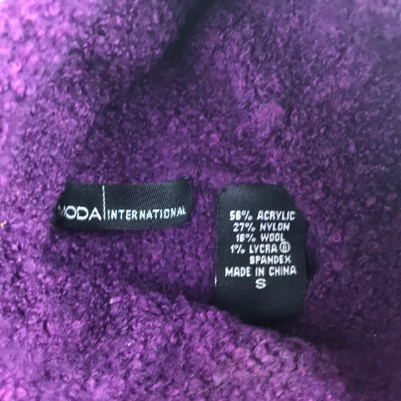 Victoria Secret Moda International Sweater - Picture 8 of 8